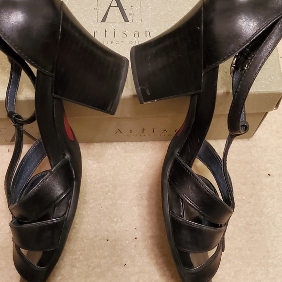 NWT Clarks Artisan Della Strap Black Sandal Stack Look Heel w/ Original Box - Picture 14 of 16